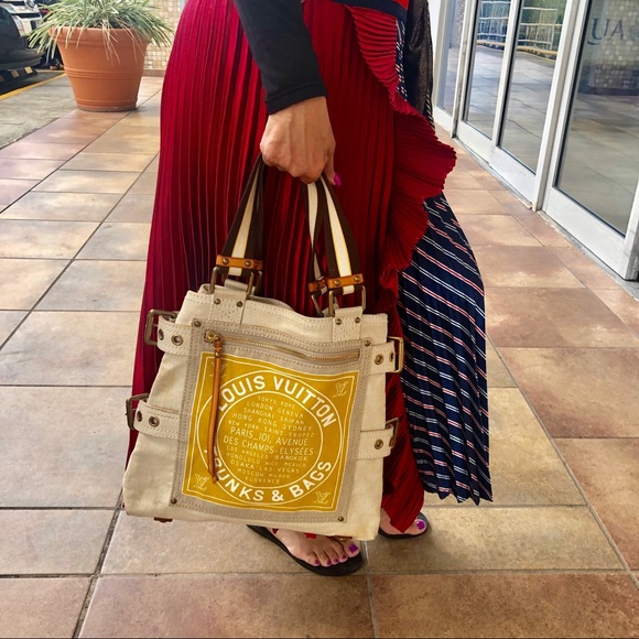 Louis Vuitton Handbags - Louis Vuitton 🙌Toile trunk show limited edition💯